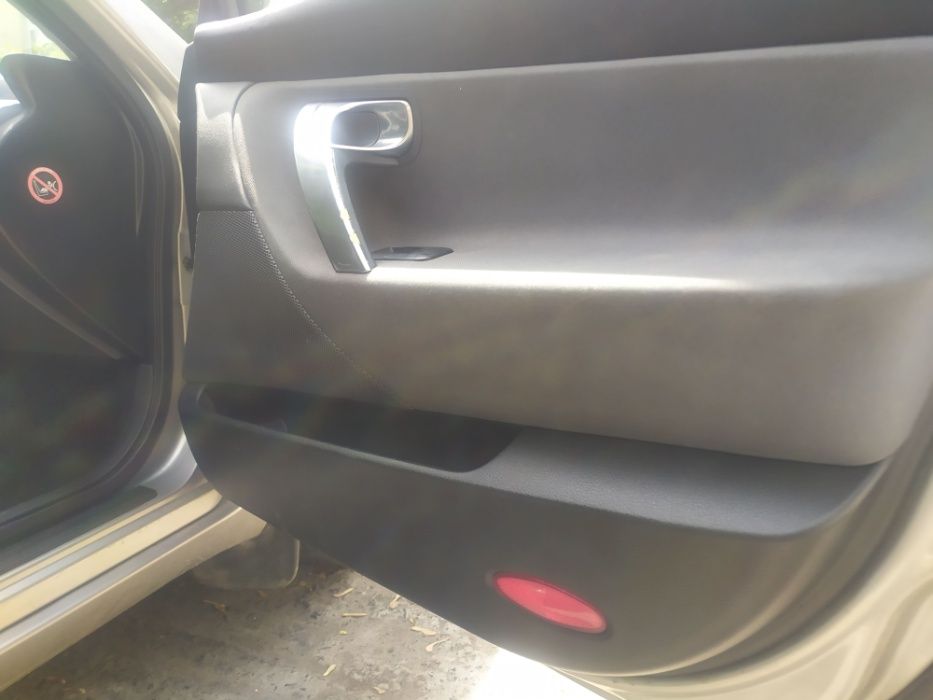 Nissan Primera P12