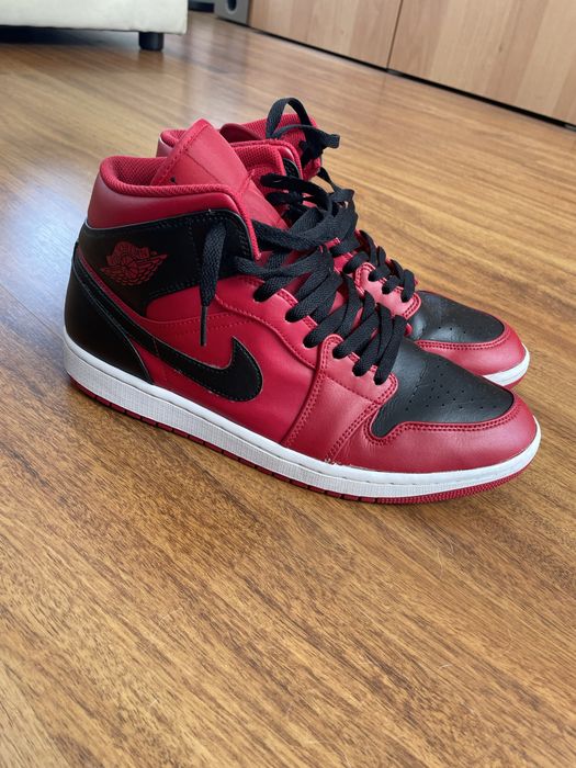 Air jordan 1 mid reverse bred