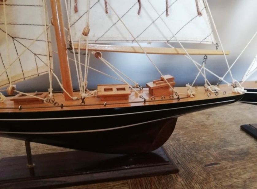 Modelo de iate à vela vintage