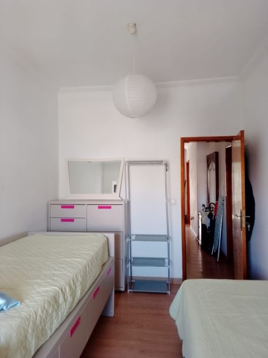 ARRENDO QUARTO compartilhado