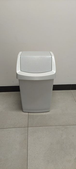 Kosz plastikowy na brudne ubranie