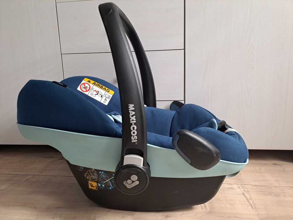 Fotelik samochodowy Maxi-Cosi Pebble Pro I-Size + Rollersy