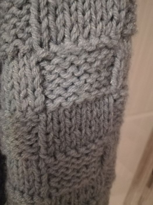 Piękny sweter, niebieski, nowy