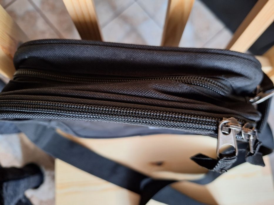 Męska saszetka na ramię- czarna