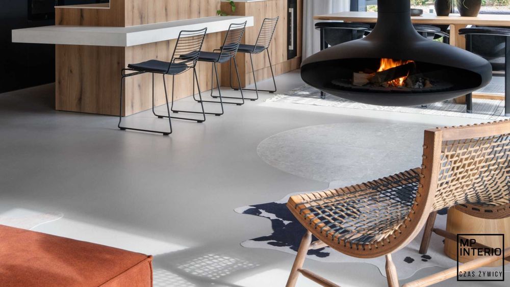 Wykonujemy podłogi posadzki żywiczne i mikrocement, żywice w garażu.