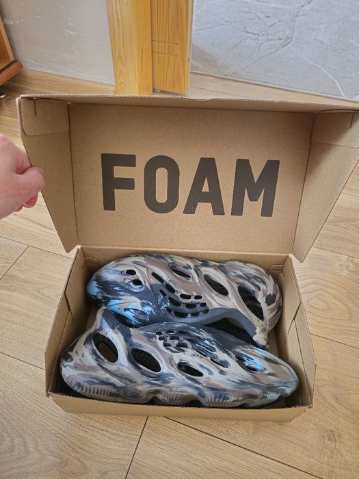 Yeezy Foam Runner MX Cinder 43