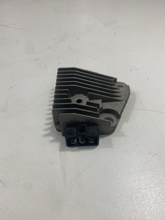 Yamaha XV125 250 Regulator Napięcia B219