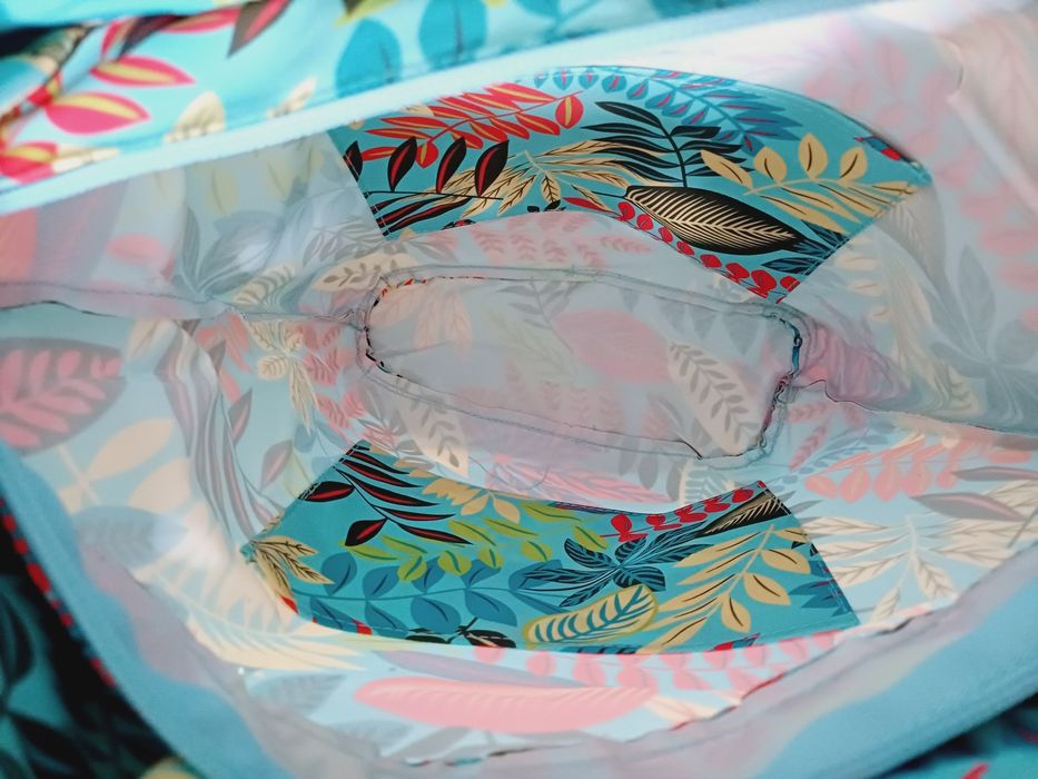 O Bag Mini, niebieski organizer w kolorowe liście do torebki