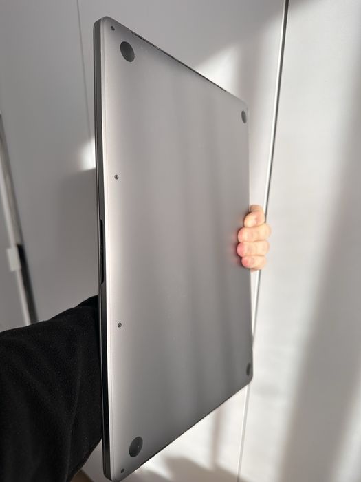 Macbook Pro 16 ідеал 512гб