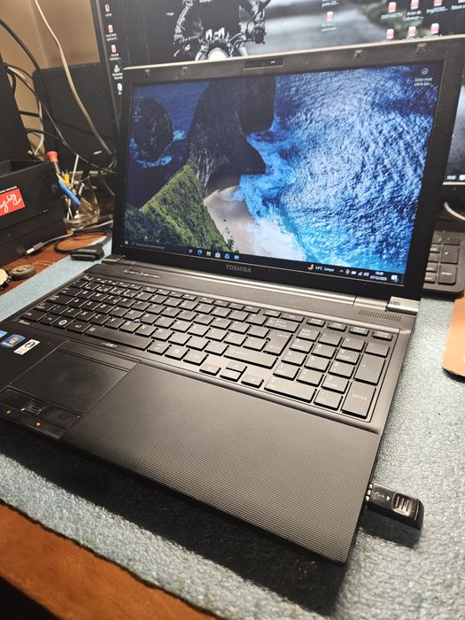 Toshiba tecra r950. I5 3210M.8gb RAM .SSD 240gb