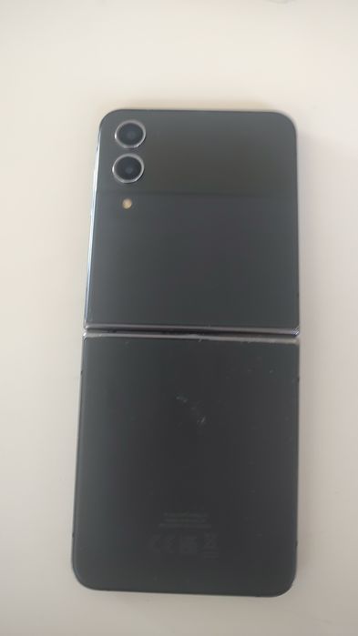 Samsung Galaxy Z Flip 4