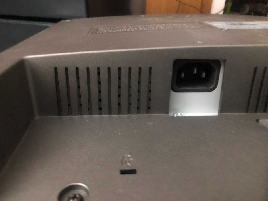 TV LG - 17 polgadas - 43cm com comando LG