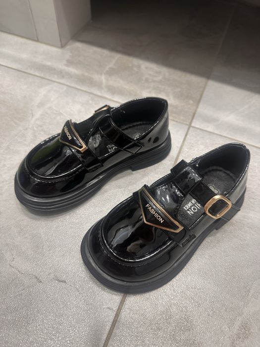 Туфлі на дівчинку