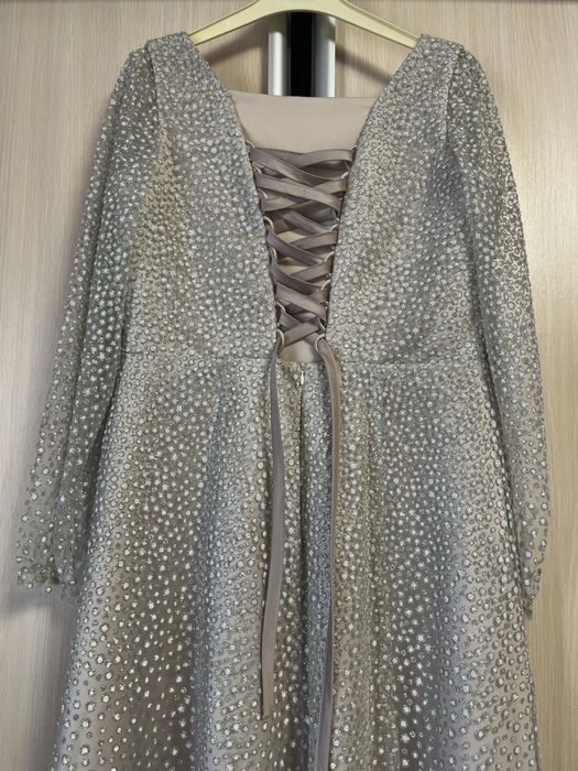 Нарядне плаття на святкову подію