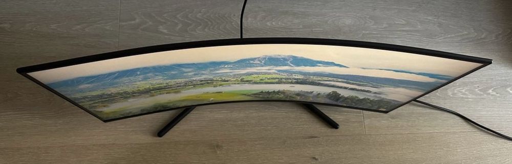 Продам Монітор 32" Samsung Curved