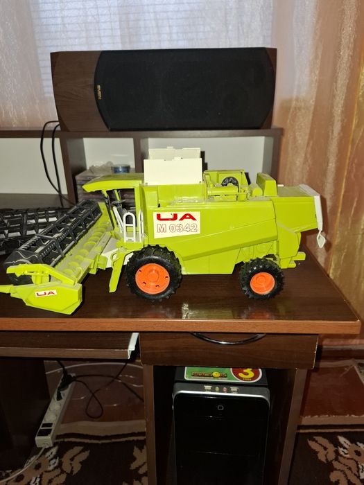 Продам комбайн класс