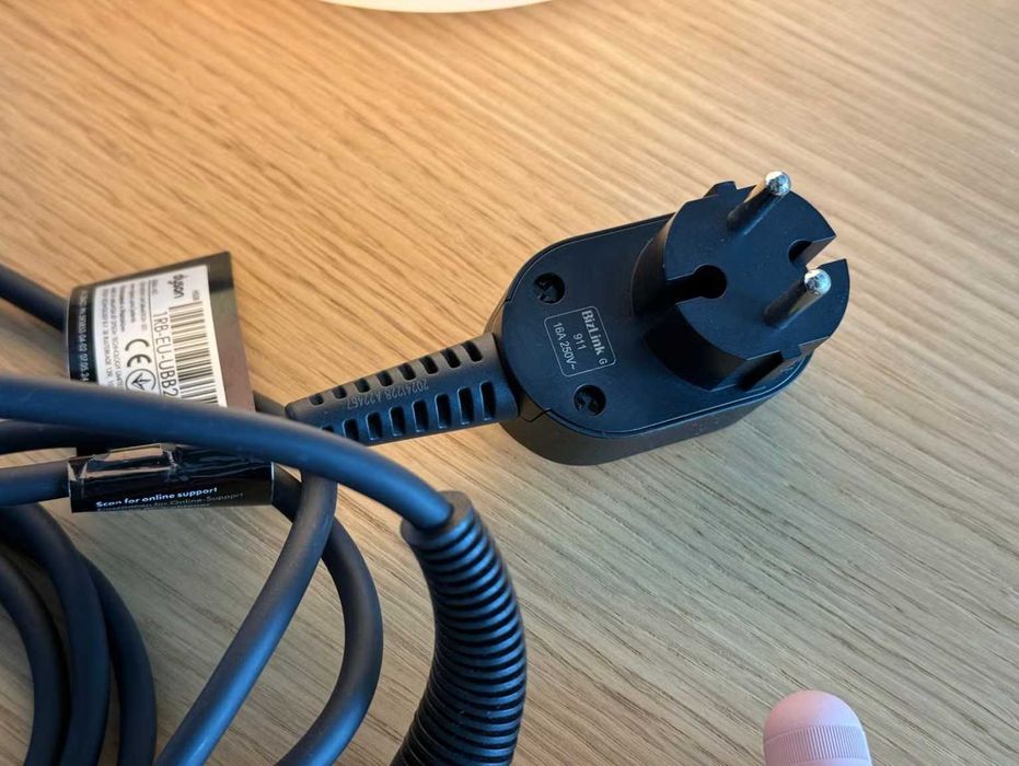 Dyson Airwrap i.d Straight wszystko, co na zdjęciu