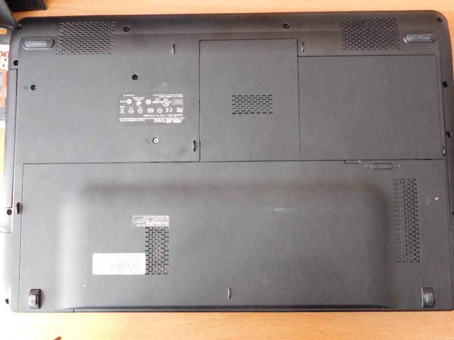 Laptop notebook Asus K70AC-TY044 17,3 cala, uszkodzony ale działa
