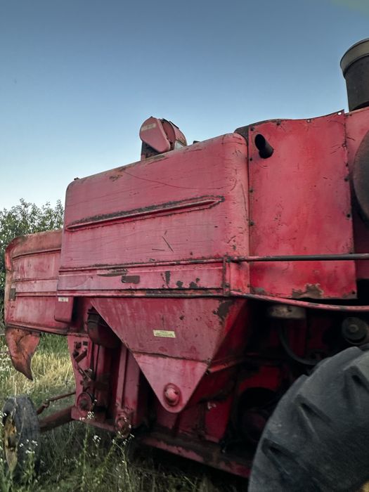 Комбайн  Massey Ferguson з документами