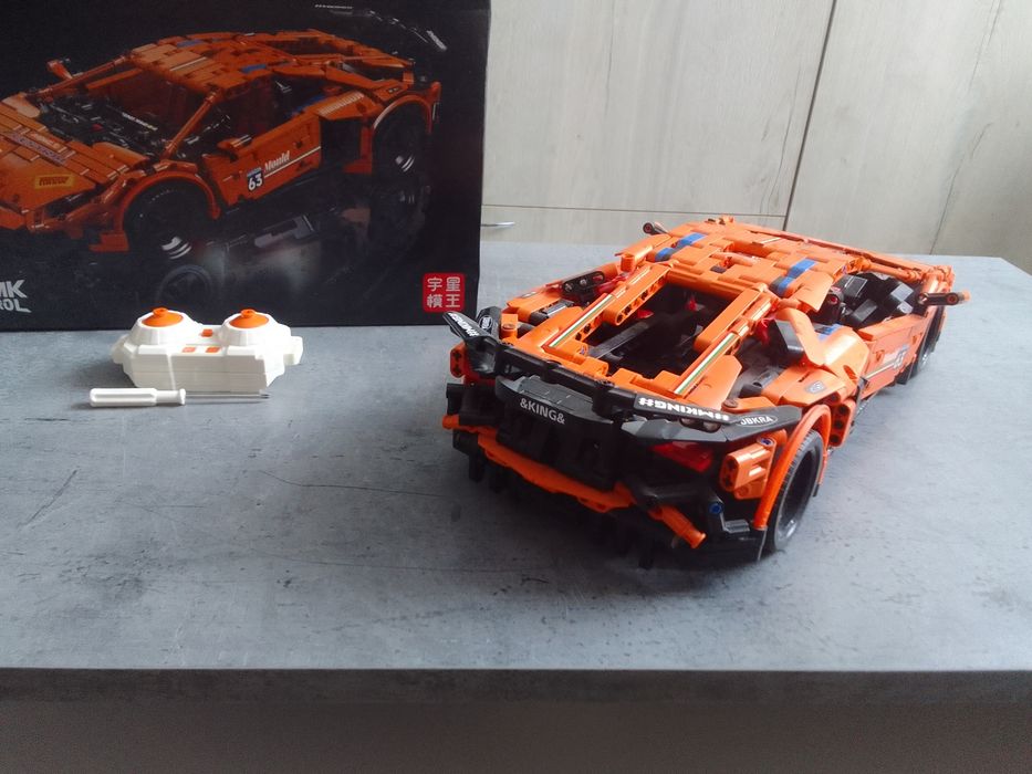 Sprzedam auto z LEGO technic na pilota
