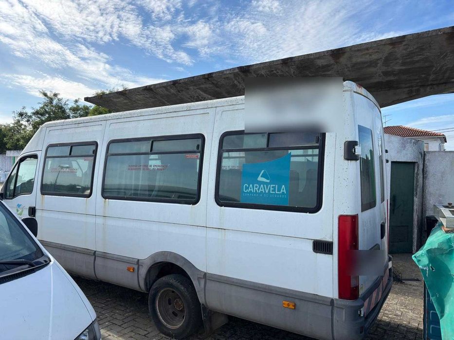 Minibus Iveco 19 lugares + 1