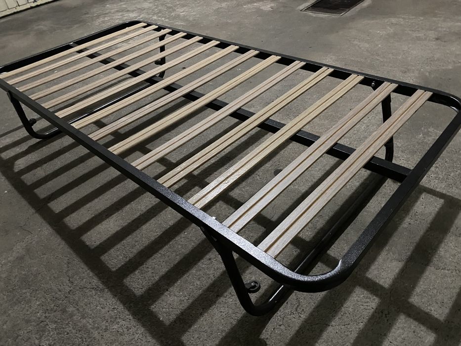 Estrado com estrutura metalica 190x90cm