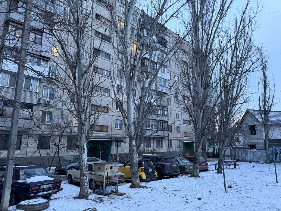 Продаж  3 кімнатної квартири  вул. Світла , р-н Ліски .