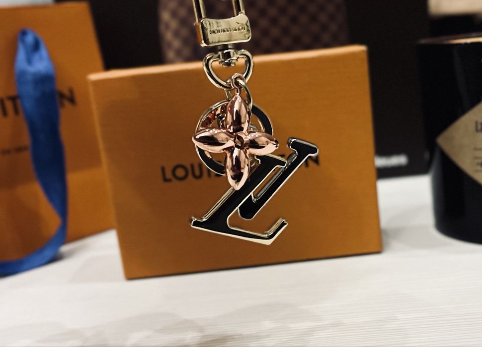 Брелок Louis Vuitton на сумку оригинал