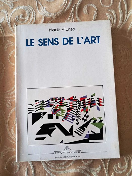 Obras de Nadir Afonso, Hein Semke, Holly Blades & Georges Duby