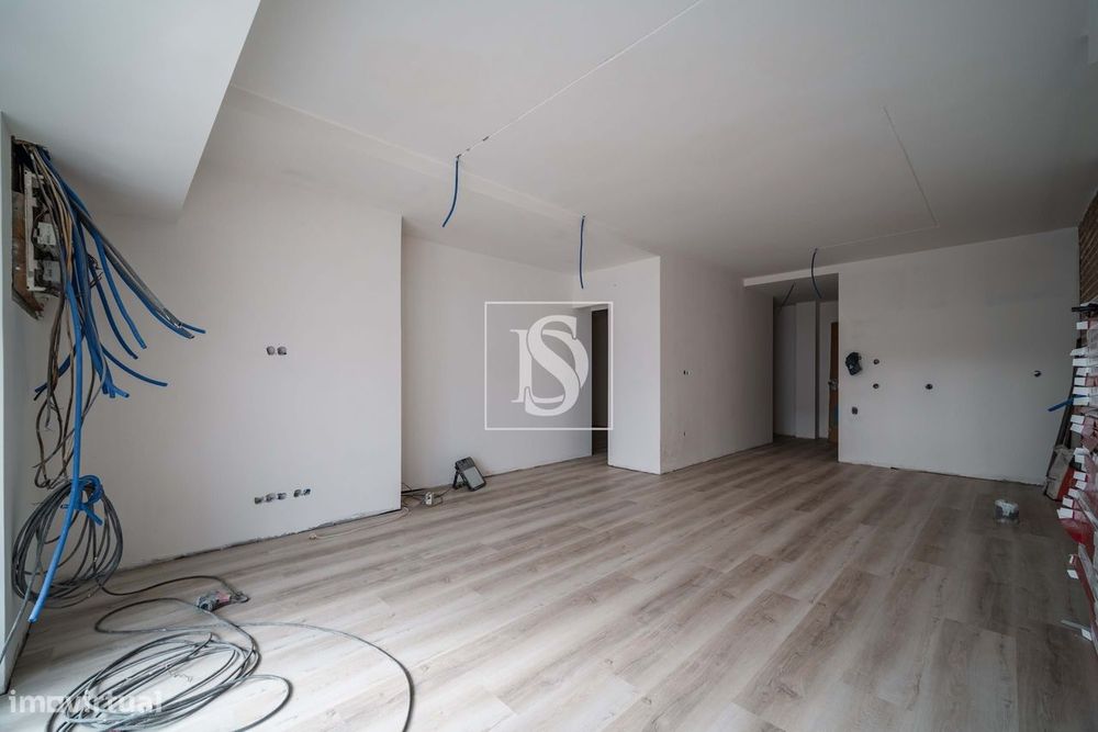 Apartamento T1+1 c/ suíte, completamente RENOVADO