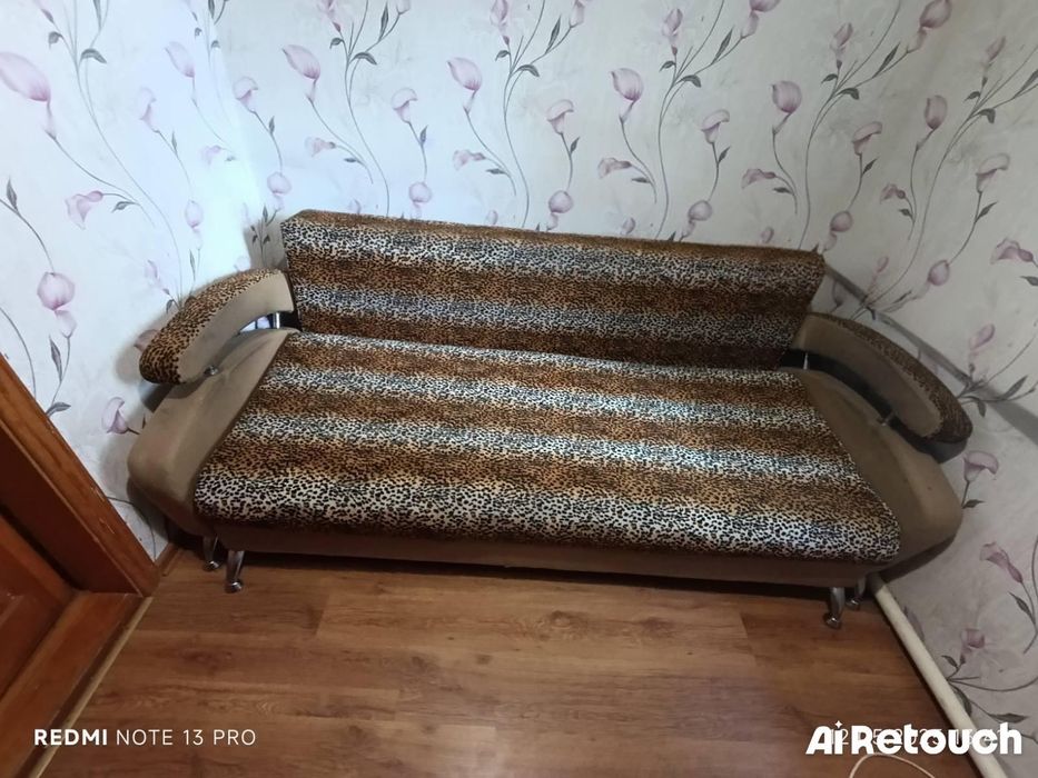 диван вживаний в хорошому стані