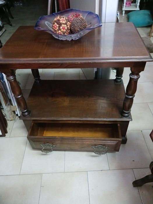 Mesa de apoio  à