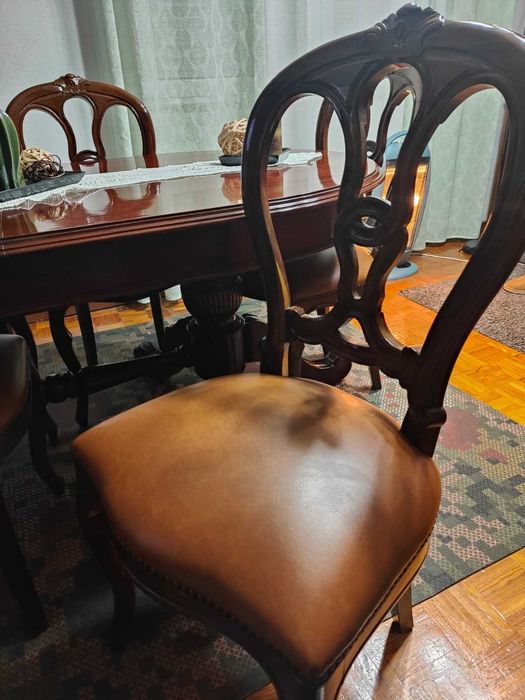 Mesa de jantar extensível em madeira estilo mogno + 6 cadeiras