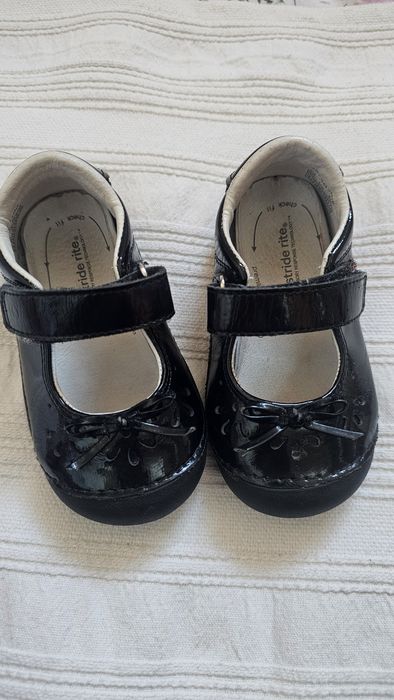 Śliczne buciki, sandałki, pierwsze buty stride rite 22