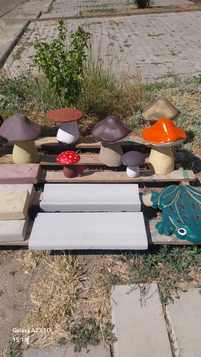 Продам садові фігурки