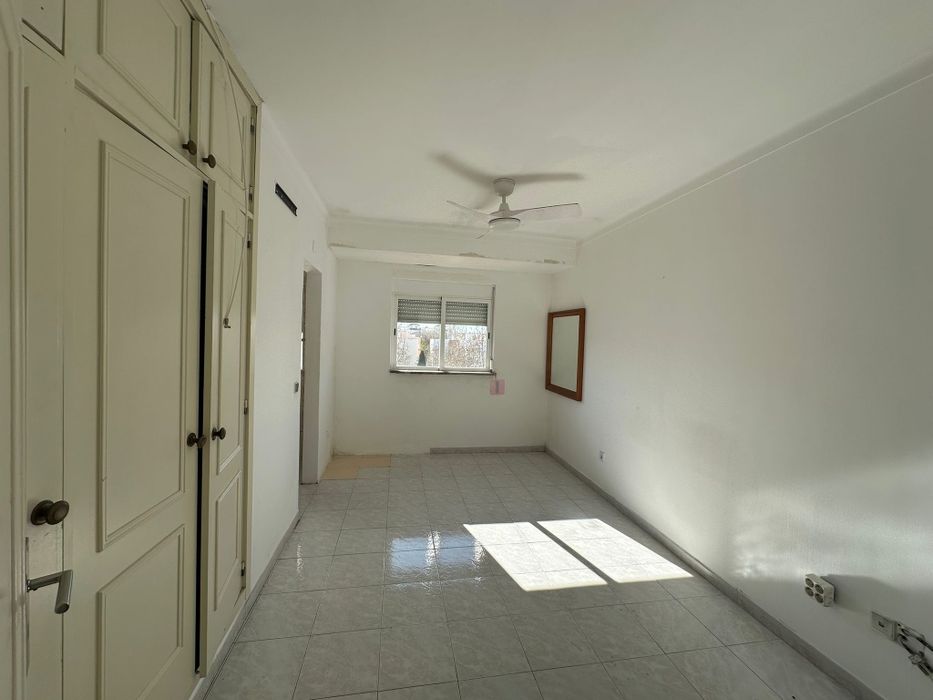 Apartamento T3 com grandes áreas