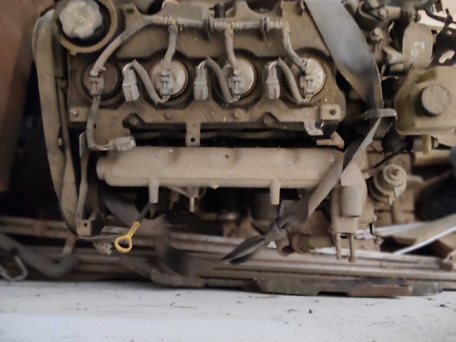 Motor Mazda 6 (gripado por falta de óleo). Vende-se completo com todos os periféricos.
