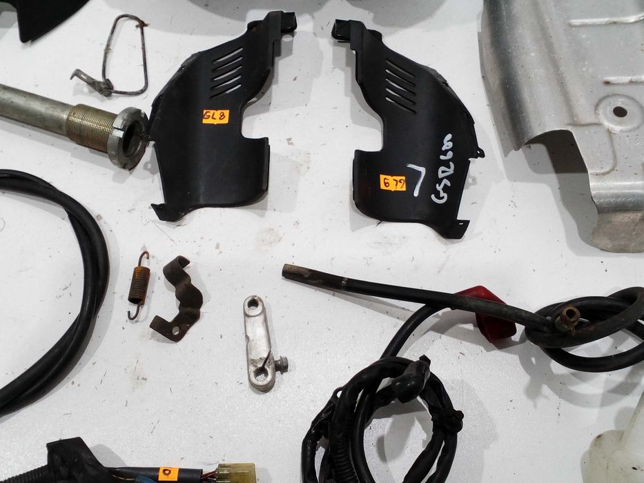 Suzuki GSR 600 uchwyt słona linka wiązka nadkole airbox części