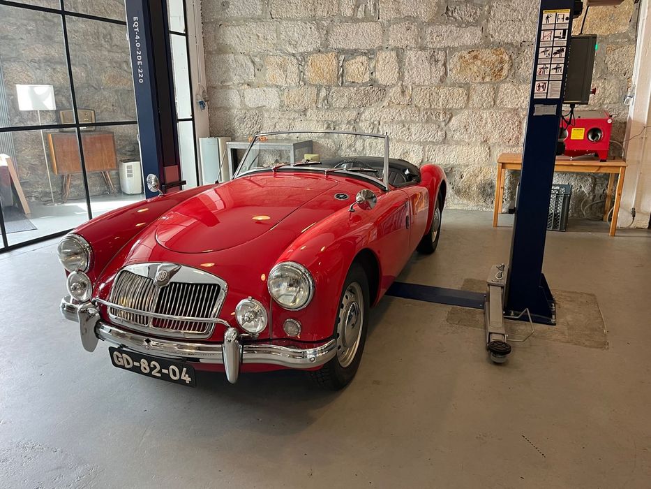 MG MGA