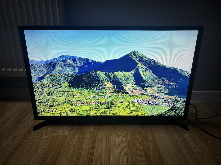 Телевізор Samsung UE32J4000  [ HD / HDMI]