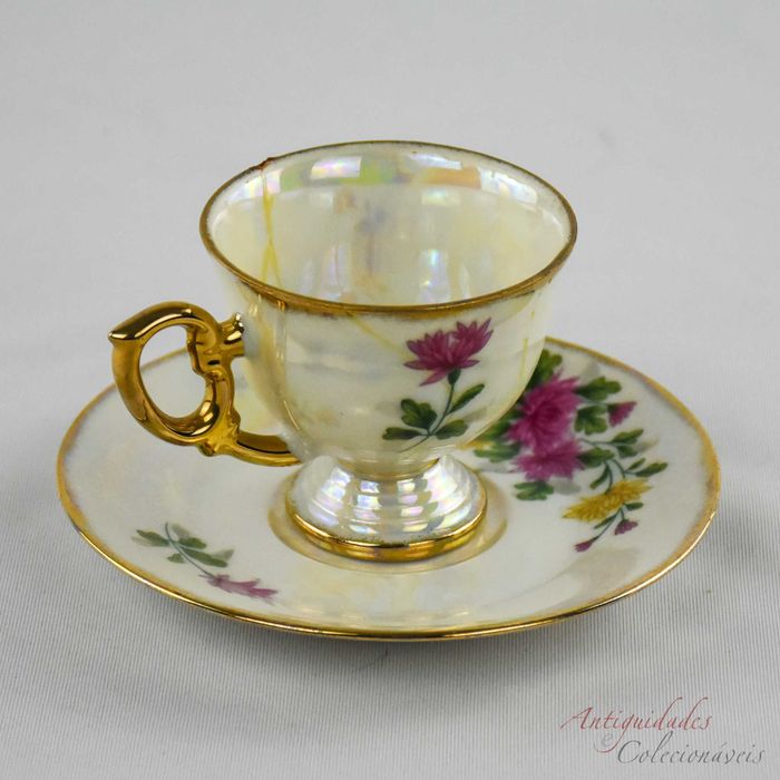 Chávena de café e pires Lustrina, “November Chrysanthemum” circa 1950