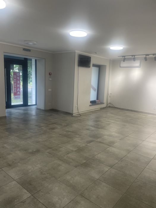 Оренда комерційного приміщення 52кв. , м. Луцьк, вул. Кравчука, 10, ВЛАСНИК