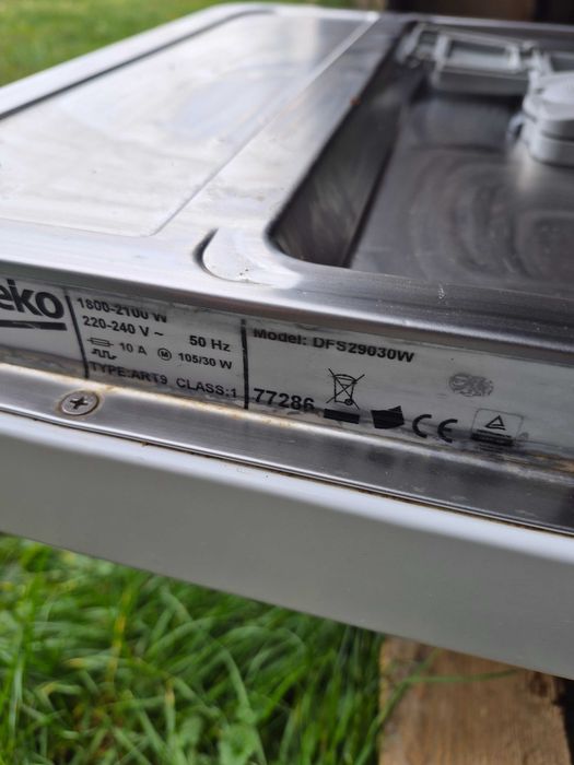 Sprzedam zmywarkę Beko 45 cm model DFS29030W.