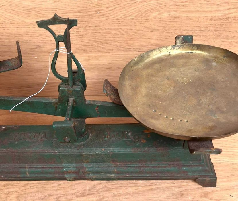 Balança de mesa antiga