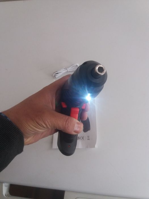 Aparafusadora eléctrica