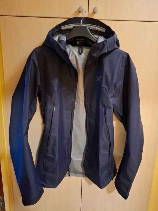 nowa kurtka Arcteryx Beta SL black sapphire rozmiar M