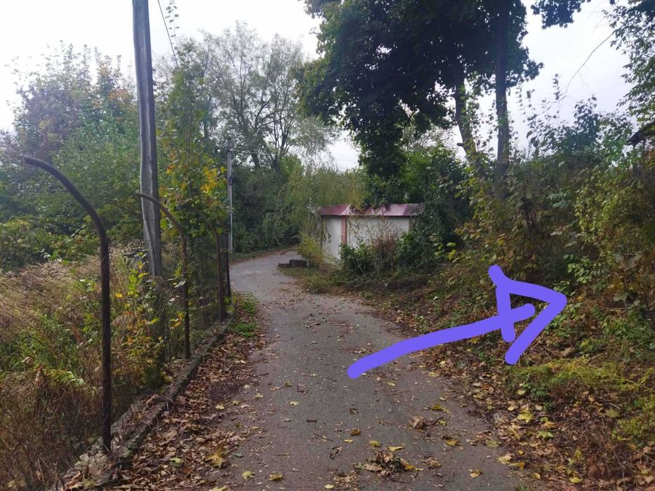 Земельна ділянка 20 соток. с. Креничі під будівництво. Поруч жилі доми