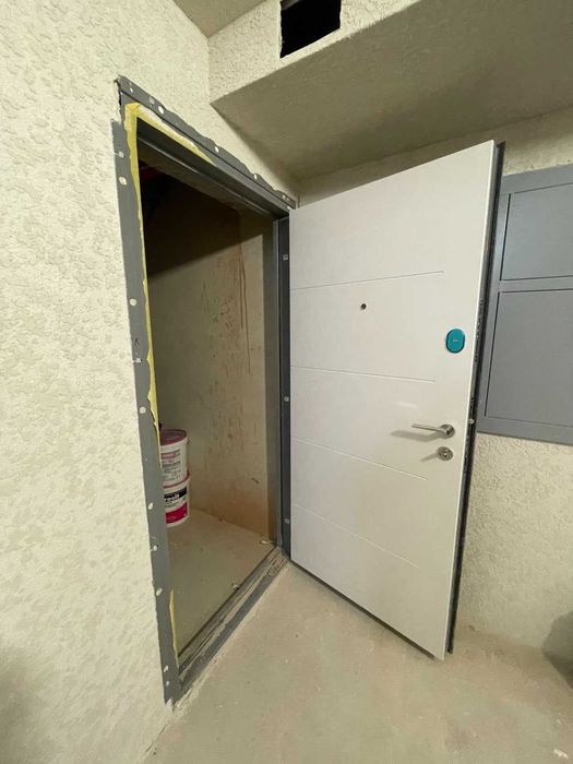 ПРОДАЮ 3-кімнатну квартиру (Глибока Долина 19)