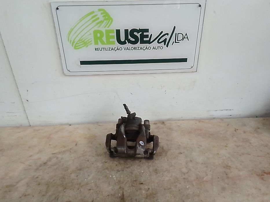 Pinça travão / maxila de travão frente direita RENAULT Clio IV (BH_)