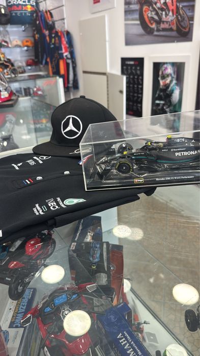 F1 Mercedes Petronas conjunto Polo + Boné + Carro F1